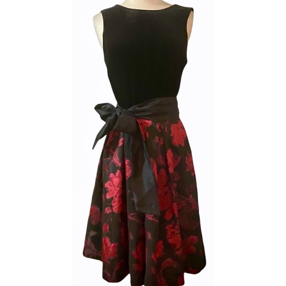 Cato Red/Black Floral Satin Fit and Flare Holiday Dress Size 14 - Picture 1 of 7